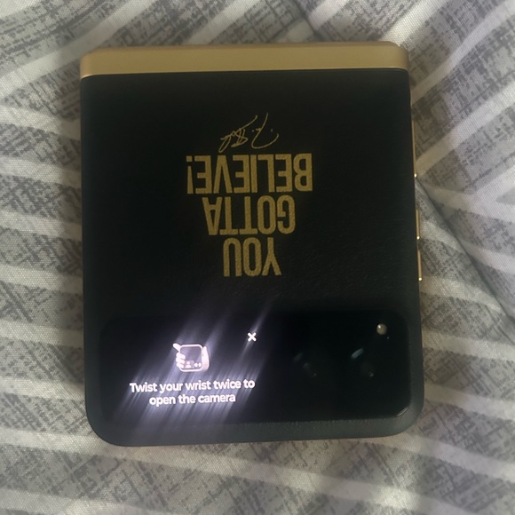 Motorola razr - Picture 5 of 8